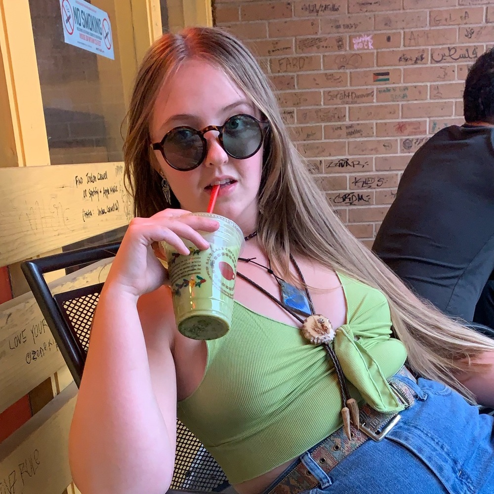 Meet your Posher, Savannah